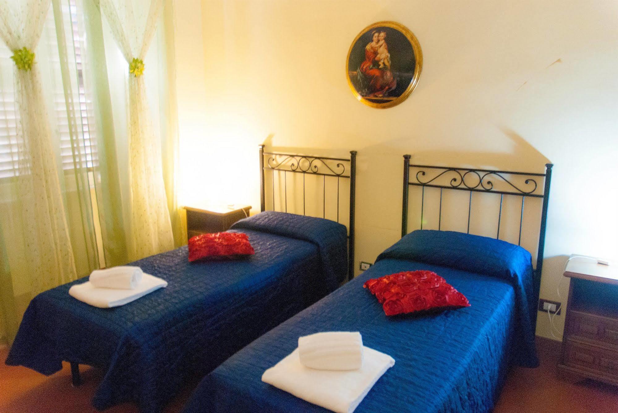ローマ オベルス Bed & Breakfast エクステリア 写真